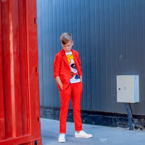 Детский подростковый летний брючный костюм в красном цвете для мальчика.