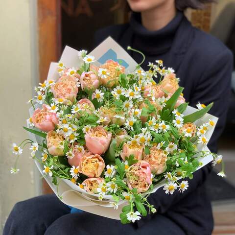 Bouquet «Blooming Tulips», Flowers: Tulip pion-shaped, Tanacetum