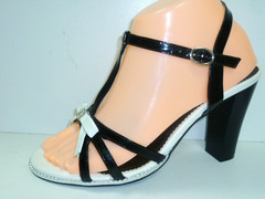 Черные босоножки с тонкими ремешками. Женские сандали на каблуке Polani - Black.