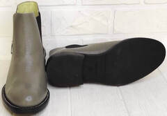 Челси ботинки женские демисезонные. Кожаные ботильоны ботинки на низком ходу. Короткие ботинки серого цвета Joulie Gray Olive.