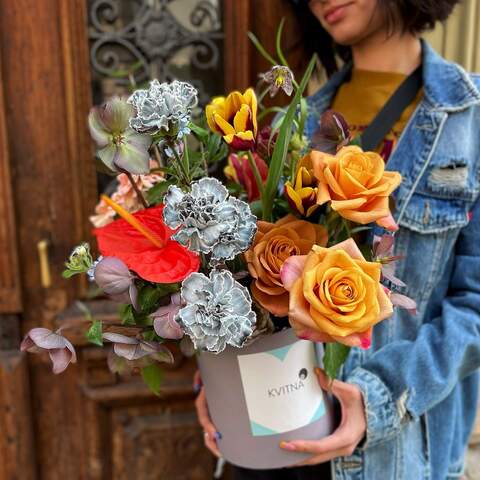 Box with flowers «Shades of Beauty», Flowers: Rose, Helleborus, Anthurium, Tulipa, Eucalyptus, Eustoma