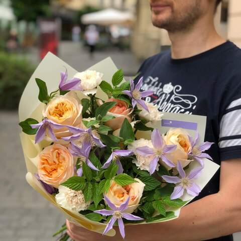 Romantic garden bouquet «Lavender Eyes», Flowers: Clematis, Dianthus, Rubus Idaeus, Pion-shaped rose