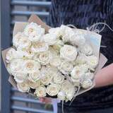 Photo of 11 peony spray roses in a bouquet «Snow Meringue»