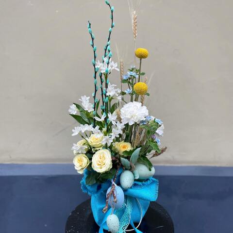 Flower arrangement «Azure», Flowers: Bush Rose, Narcissus, Craspedia, Willow, Dianthus, Oxypetalum