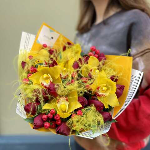 Bouquet «Sweet Cherries», Flowers: Tulipa, Hypericum, Cymbidium, Stipa