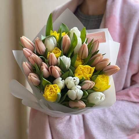 Ніжний мікс тюльпанів «Сонячне кохання», Квіти: Тюльпан, 31 шт.