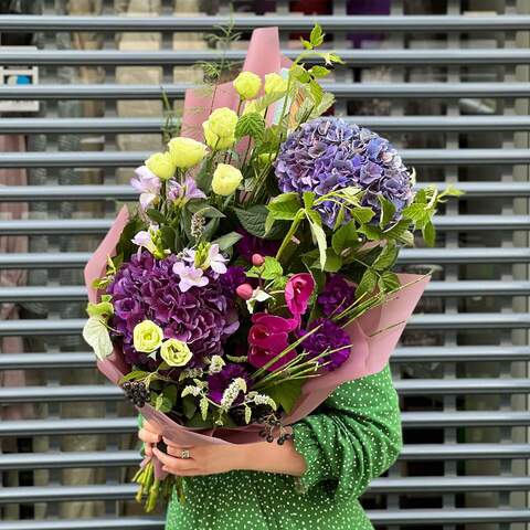 Bouquet «Currant Mojito», Flowers: Hydrangea, Eustoma, Freesia, Phalaenopsis, Dianthus