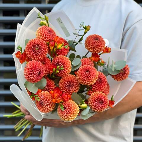 Bouquet «Hot Sun», Flowers: Dahlia, Freesia, Eucalyptus