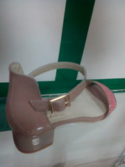 Женские босоножки на невысоком каблуке EL Passo Beige Pink.
