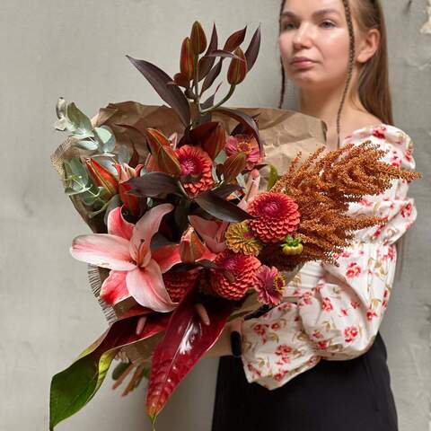 Fiery original bouquet «Spices of Love», Flowers: Zinnia, Amaranthus Dark, Dahlia, Anthurium, Lilium, Eucalyptus