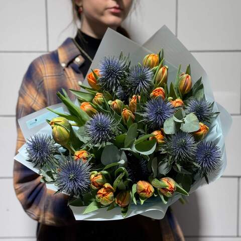 Interesting bouquet with peony shaped tulips and eryngium «Adventures at the Ranch», Flowers: Eryngium, Tulipa, Eucalyptus