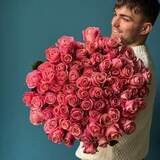Photo of 75 roses «Hermosa»