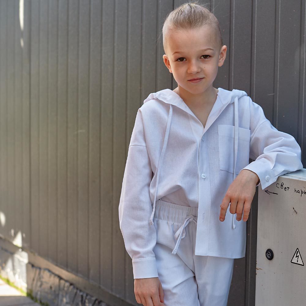 Дитячий костюм з льону для хлопчиків в білому кольорі