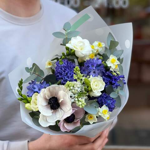 Bouquet with blue hyacinths and delicate spring flowers «Spring greeting», Flowers: Hyacinthus, Anemone, Narcissus, Freesia, Syringa