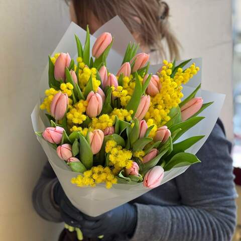 Букет «Солнечный тюльпан», Цветы: Тюльпан, Мимоза