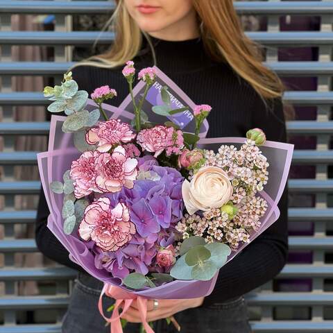 Bouquet «Purple smoke», Flowers: Hydrangea, Ranunculus, Dianthus, Eucalyptus, Limonium, Chamelaucium