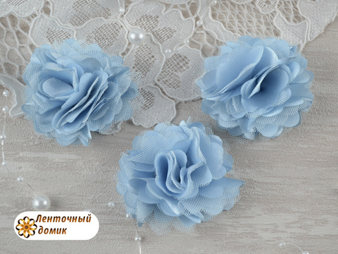 Цветы атласные с фатином голубые диаметр 5 см