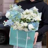 Photo of Spring fragrant bouquet in white and blue shades «Bright feelings»