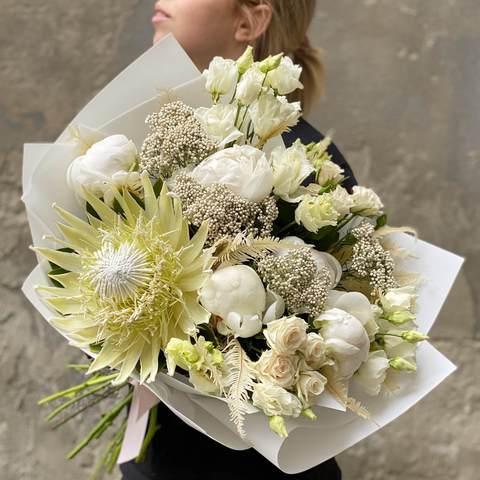 Photo of White Bouquet «Light Air»
