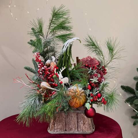 Atmospheric Christmas composition with the addition of natural materials and pine needles «Visiting Hagrid», Flowers: Nobilis, Araucaria, Pinus, Pumpkin