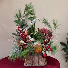 Атмосферна різдвяна композиція з додаванням натуральних матеріалів та хвої «В гостях у Геґріда»