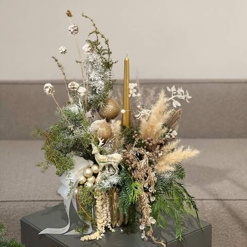 Christmas composition «Fairy forest», Flowers: Scabiosa, Amaranthus, Fir-needles, Decoration