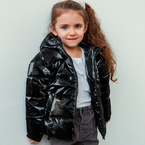 Демисезонная детская куртка для девочки в черном цвете