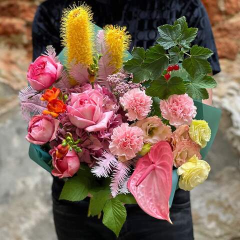 Bouquet «Sweet Sun», Flowers: Pion-shaped rose, Anthurium, Dianthus, Hydrangea, Freesia, Ambrella, Eustoma, Achillea