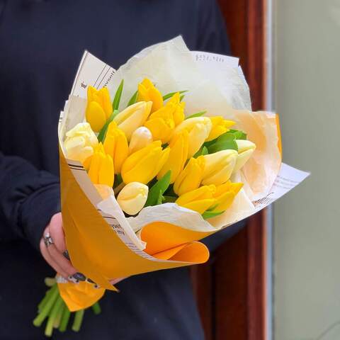 Bouquet «Sunny tulips», 21 yellow tulips