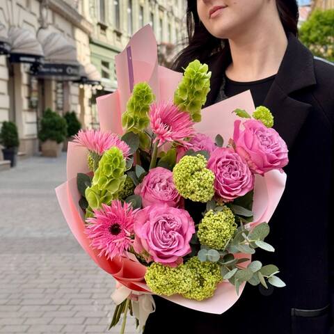 Photo of Яскравий букет з герберами «Солодкий лайм»