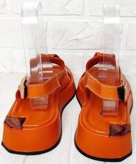 Квадратные босоножки женские кожаные. Оранжевые босоножки на низкой платформе GUERO Orange.