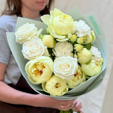 Bouquet «Lemon sorbet», Flowers: Paeonia, Dianthus, Rose, Bush Rose