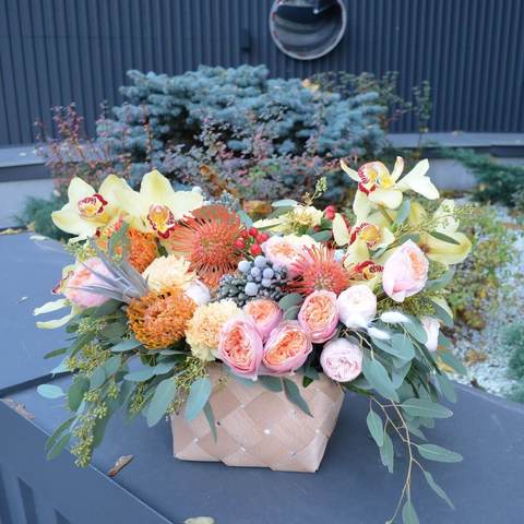 Photo of Autumn basket of flowers