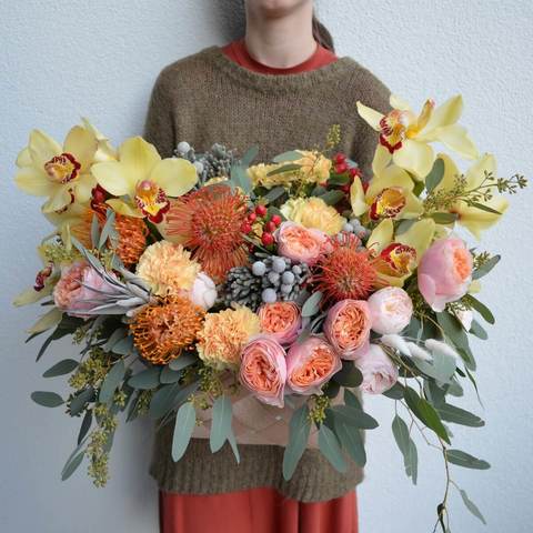 Photo of Autumn basket of flowers