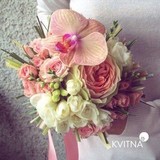 Photo of Bouquet compliment with phalaenopsis in bergrace