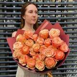 Photo of 25 Kahala roses in a bouquet «Orange planet»