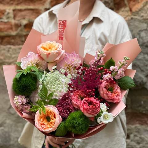 Interesting contrasting bouquet «Summer Vyshyvanka», Flowers: Matthiola, Ammi, Dahlia, Rubus Idaeus, Dianthus, Viburnum (berries), Hydrangea, Pion-shaped rose, Astilbe