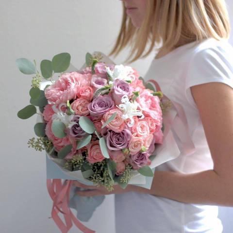 Bouquet «Volumetric tenderness», Bouquet of pink roses