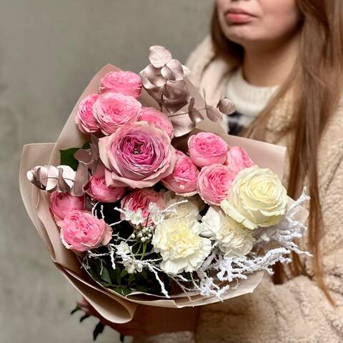 Delicate bouquet with peony roses «Snow-covered Beauty», Flowers: Pion-shaped rose, Allium, Eucalyptus, Dianthus, Peony Spray Rose