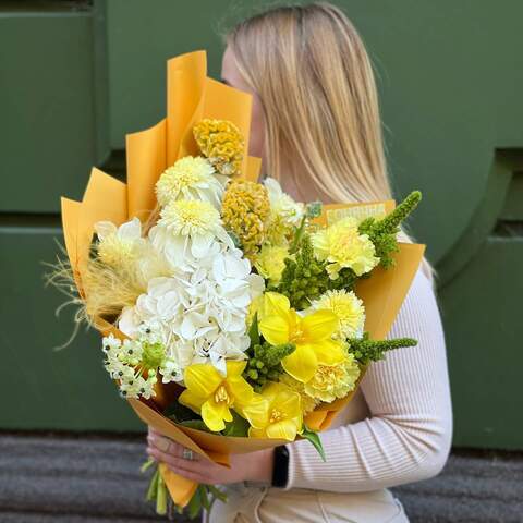 Bouquet «Sunny Natalka», Flowers: Hydrangea, Tulipa, Dahlia, Stipa, Celosia, Ornithogalum