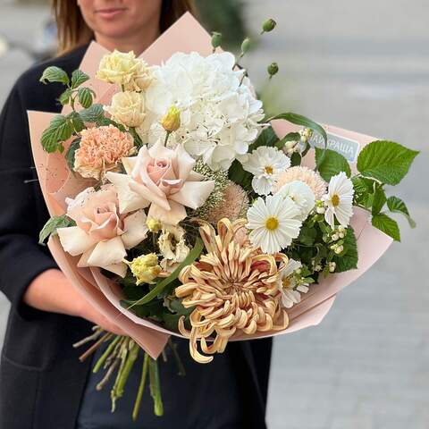 Photo of Bouquet «Golden Mariya»