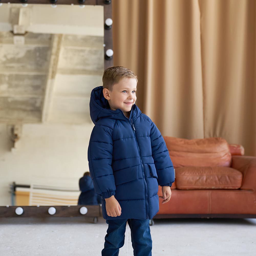 Дитяча подовжена зимова куртка в синьому кольорі для хлопчика