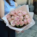 Photo of Bouquet of 17 pink and cream roses Pink Mondial