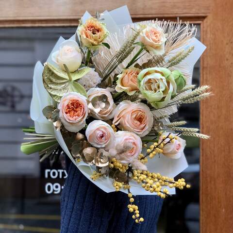 Photo of Airy bouquet in warm shades «Sunny City»