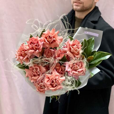 Stylish bouquet of 15 Barista roses and skimmia «Lviv coffee», Flowers: Rose, Skimmia, Magnolia (leaves)