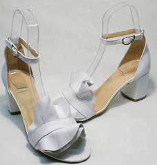 Модные женские сандалии босоножки с закрытой пяткой на каблуке Ari Andano K-0100 White
