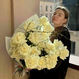 Photo of 21 snow-white Playa Blanca roses in a bouquet «Angelic Poetry»