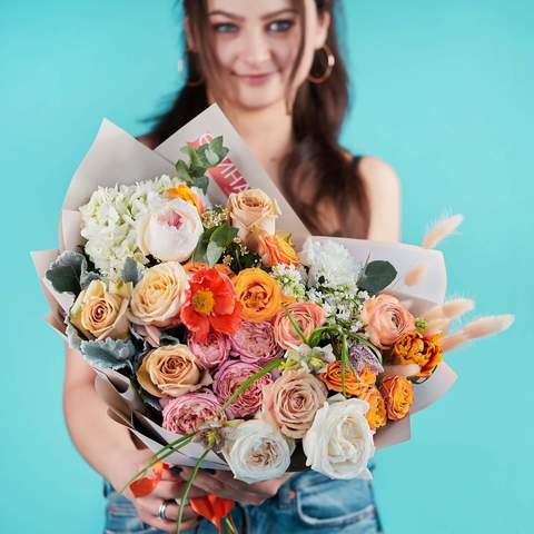Bouquet «Color mood», Flowers: Pion-shaped rose, Hydrangea, Lagurus, Papaverum, Syringa, Senecio, Ranunculus, Fritillaria