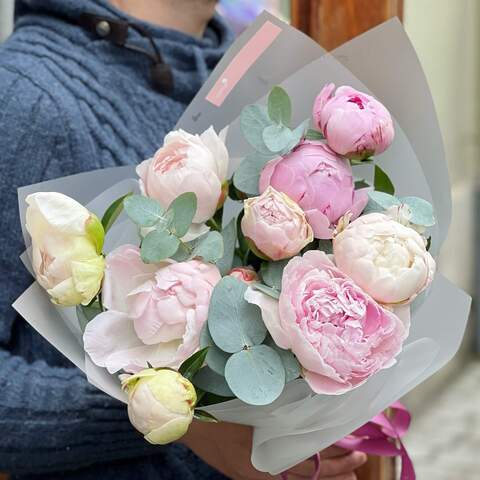 9 peonies in a bouquet «Fluffy peonies», Flowers: Paeonia, Eucalyptus