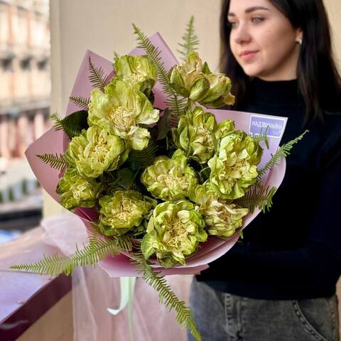 Exclusive bouquet of unusual roses «Green ocean», Flowers: Pion-shaped rose, Ambrella